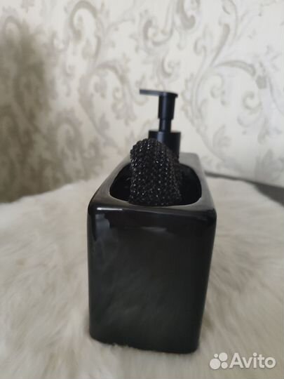 Кухонный дозатор с подставкой для губки