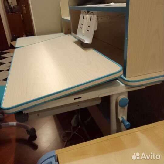 Растущая парта и стул+комод