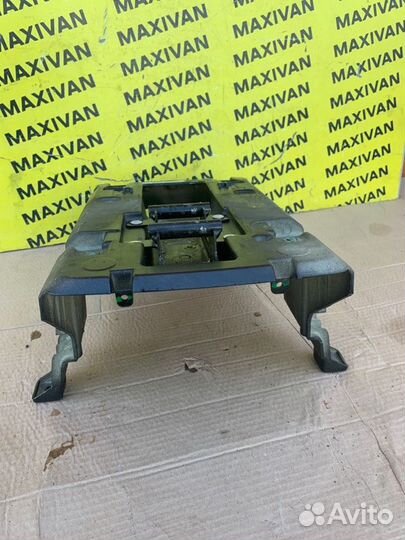 Кронштейн Mercedes R-Class W251 3.0 OM642 2006