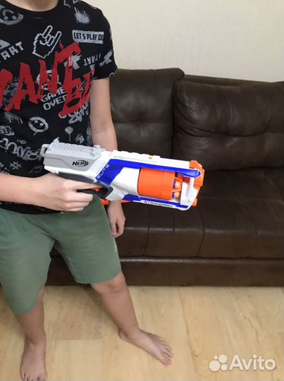 Nerf elite strong arm бластер