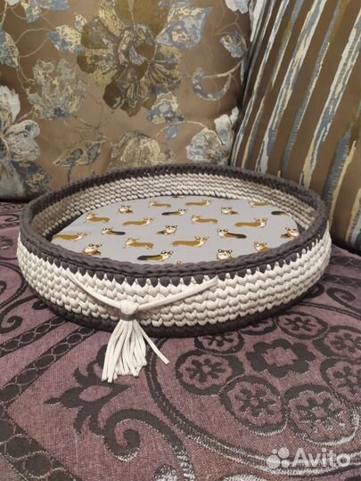 Корзина плетеная из трикотажной пряжи для животных