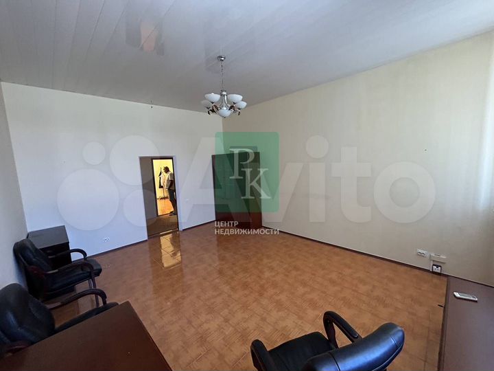 Офис 26,8 м2 с парковкой и мебелью на Ковпака