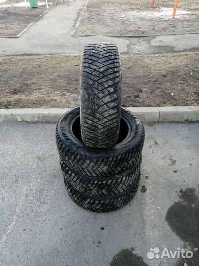 Goodyear Ultragrip Ice Arctic 205/60 R16 96T