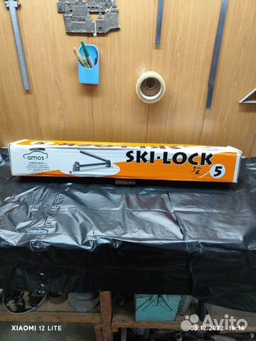 Лыжные крепления на автомобильный багажник