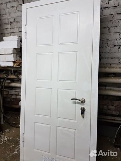 Заводская стальная дверь с отделкой мдф