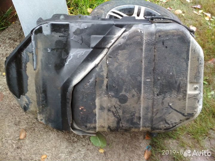 Бензобак Мицубиси Лансер 9