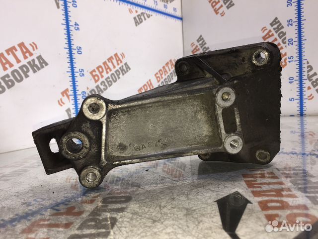 Мерседес Спринтер Кронштейн двигателя левый Лев