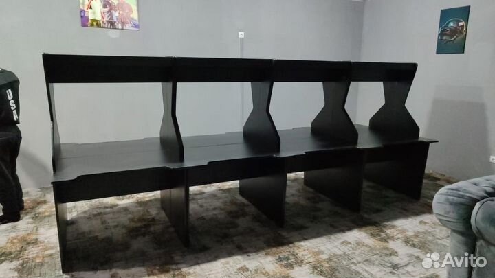 Компьютерные столы в игровой клуб