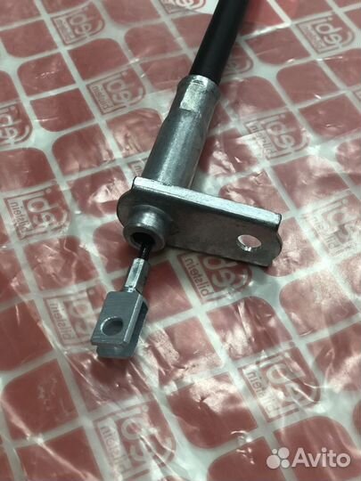 Трос стояночного тормоза