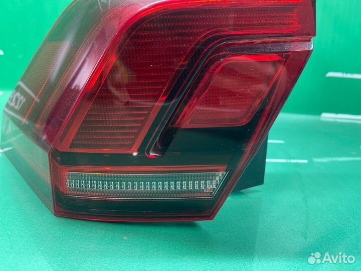 Фонарь задний левый Volkswagen Tiguan