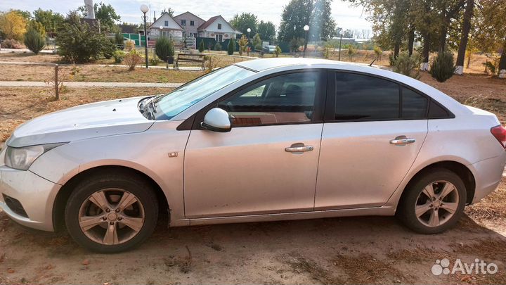 Chevrolet Cruze 1.8 AT, 2011, 220 485 км