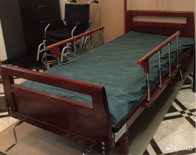 Медицинская кровать Б/У для домашнего ухода