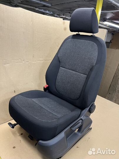 Сиденье переднее левое тканевое Шкода Ети