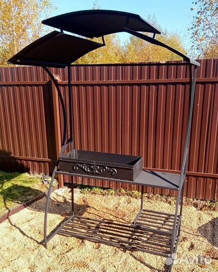 Мангал с крышей