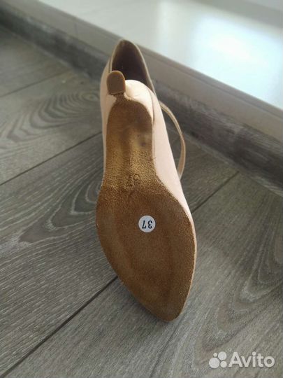 Новые туфли на с ST