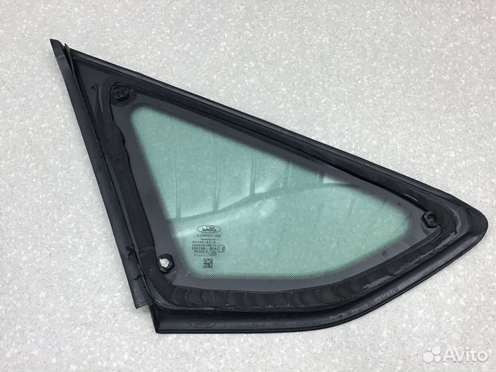 Стекло кузовное глухое правое Ford Focus III 2011
