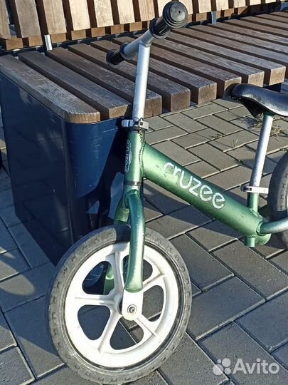 Cruzee беговел