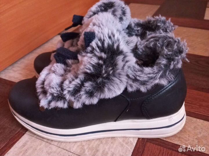 Ботинки зимние 39 размер