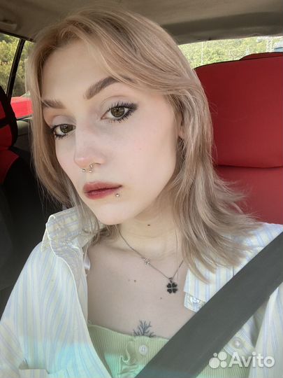 Бариста в кофейню