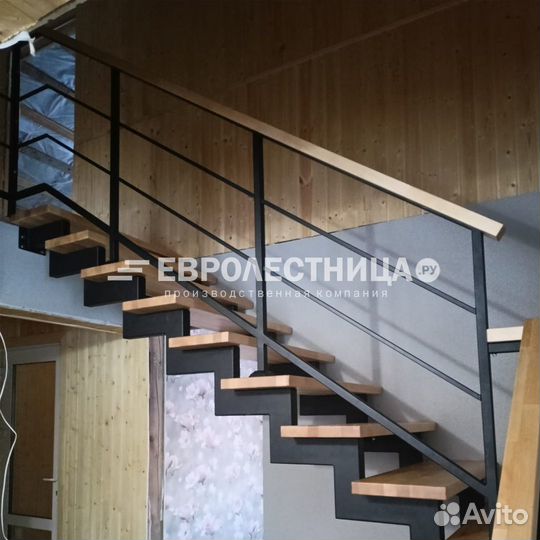 Лестница на металлокаркасе