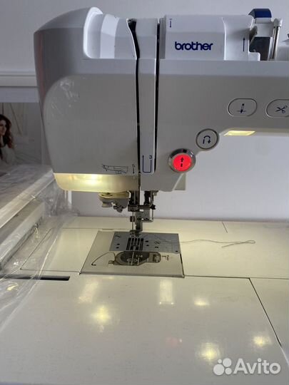 Швейновышевальная машина Brother Innov-is 1e