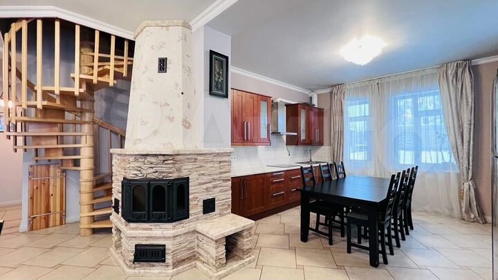 Дом 218,4 м² на участке 20 сот.