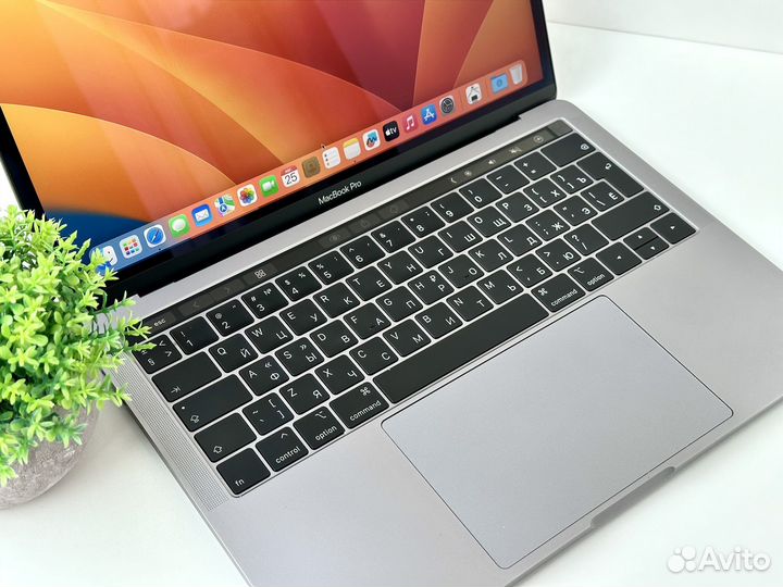 MacBook Pro 13 2019 256гб TouchBar Отличный