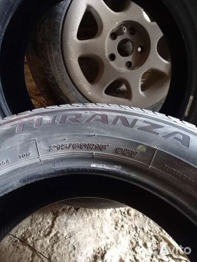 Bridgestone Turanza T001 215/60 R16