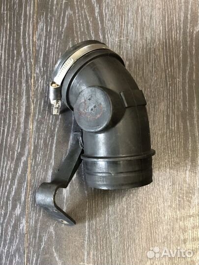 Патрубок воздуховода VAG 06B133356G