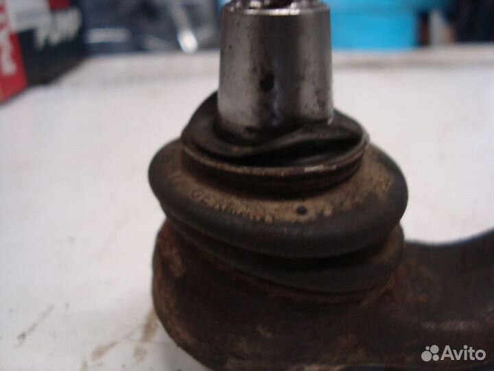 Рулевой наконечник левый W251 M272 A2513300703