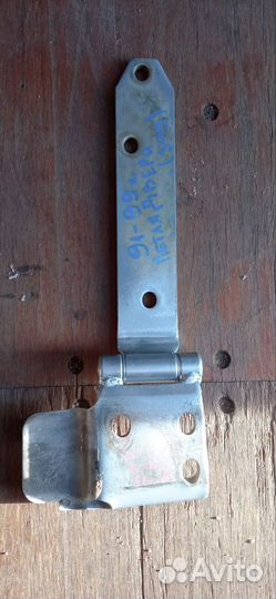 Петля задней двери багажника Мицубиси Паджеро 2