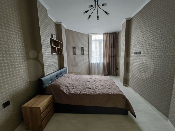 2-к. квартира, 90 м², 1/10 эт.