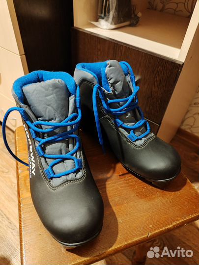 Лыжные ботинки