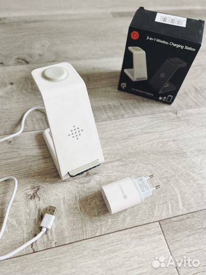 Беспроводная зарядка станция 3 в 1 для iPhone