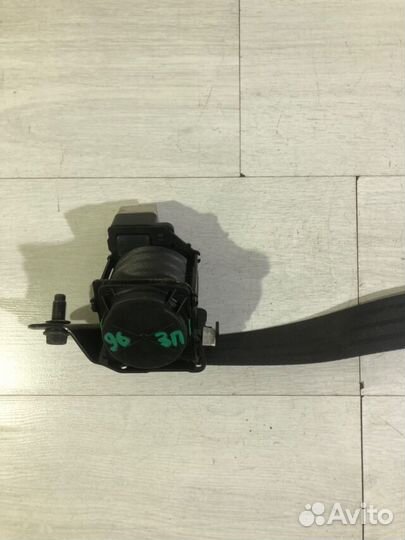 Ремень безопасности задний прав KIA ceed JD 1.4 мт