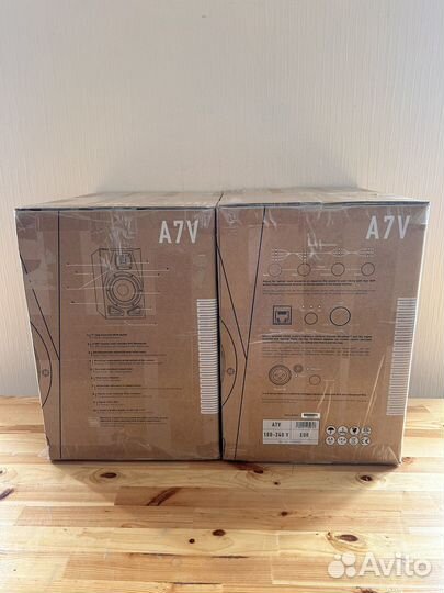 Пара adam Audio A7V