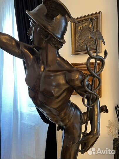 Статуя бронза