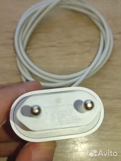 Зарядка на iPhone 20w