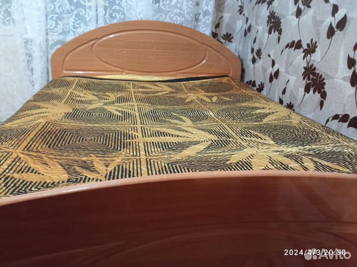 Кровать двухспальная