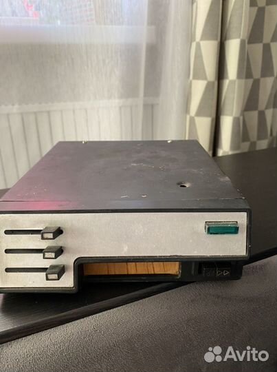 Автомобильный магнитофон