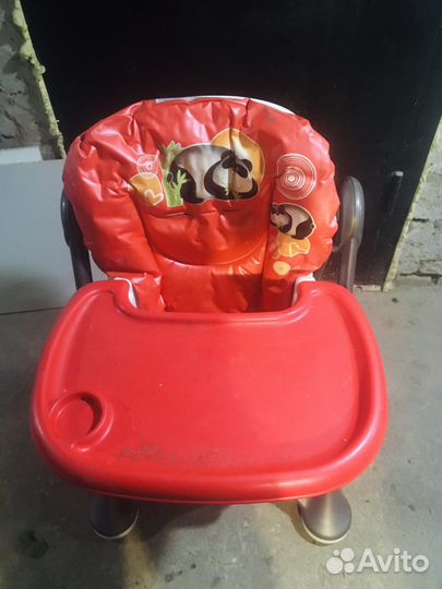 Отддам етский столик для кормления