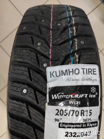 Kumho WinterCraft Ice WI31 205/70 R15 96T