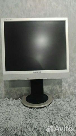 Монитор Samsung