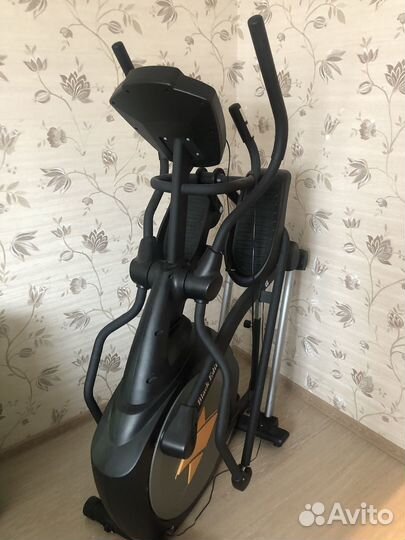 Эллиптический тренажер Spirit XE326