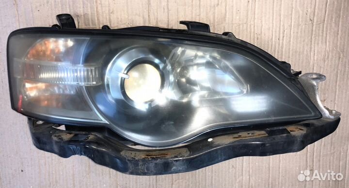 Фара передняя правая Subaru B9 outbac Xenon
