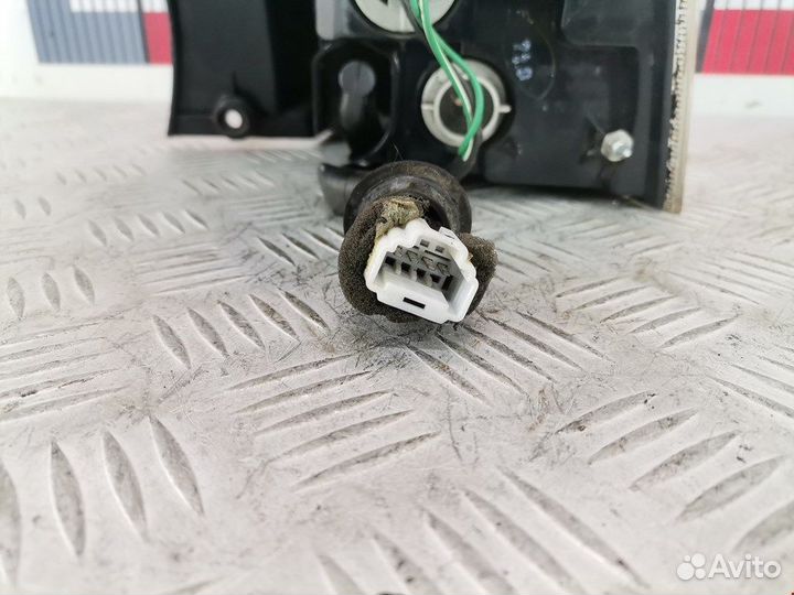 Фонарь для Mitsubishi Outlander 2