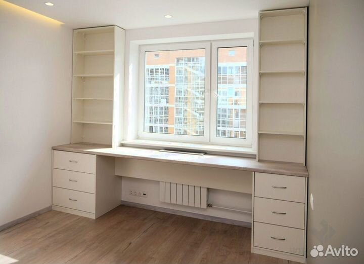 Рабочая зона у окна