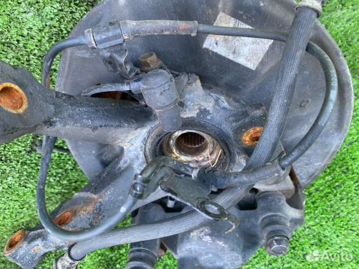 Ступица передняя правая Mazda Demio DW3W B3 1998