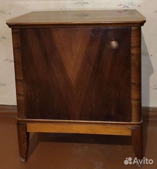 Тумбочка прикроватная винтаж