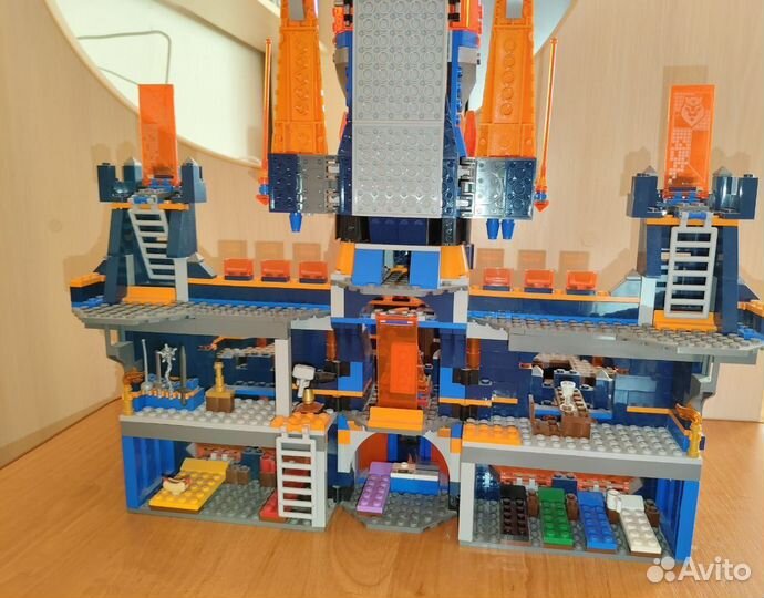 Lego Nexo Knights 70357Королевский замок Найтон